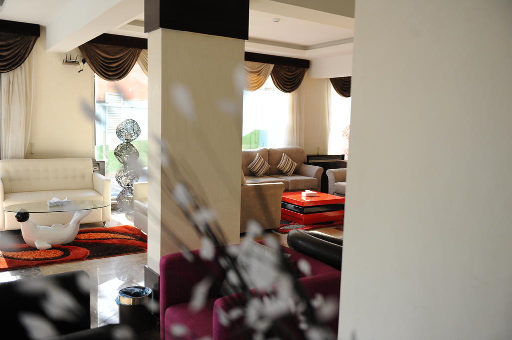 Hotelier Suites ริยาดห์ ภายนอก รูปภาพ
