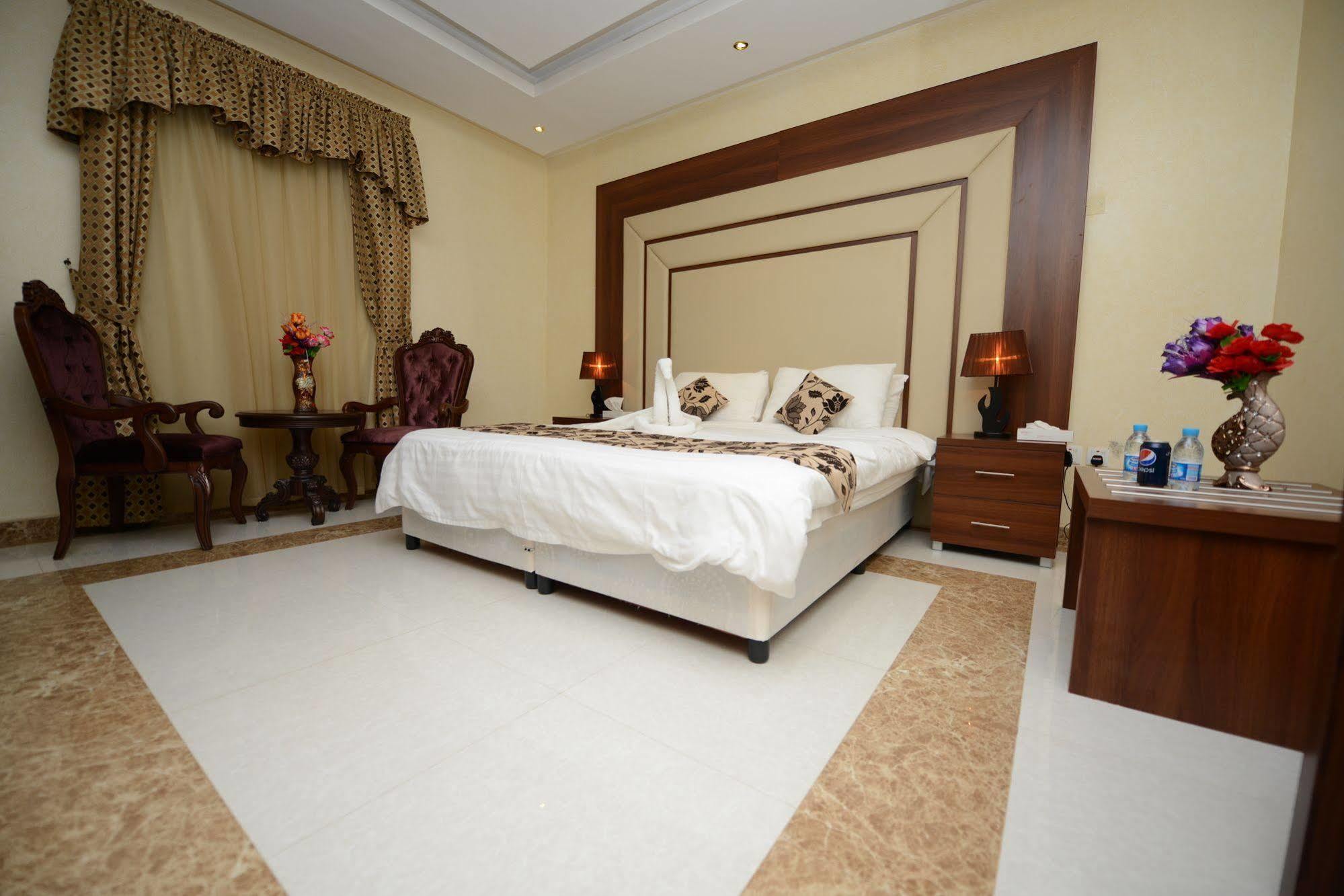 Hotelier Suites ริยาดห์ ภายนอก รูปภาพ